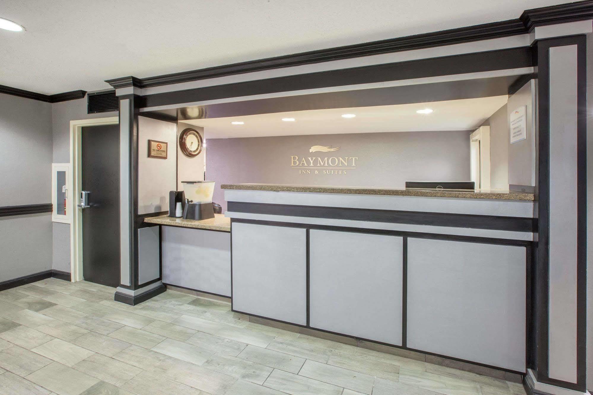 Baymont By Wyndham Canton Exterior photo
